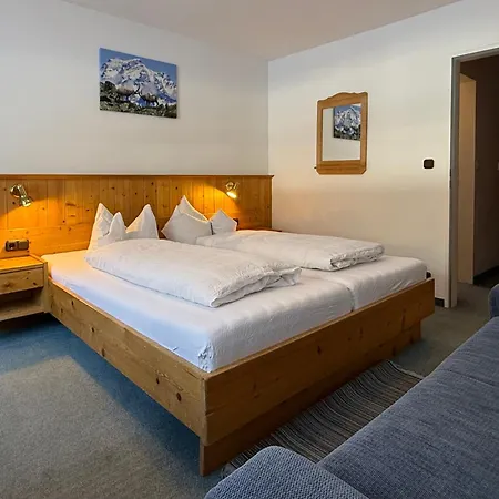 Guest house Spielmannsau 3*